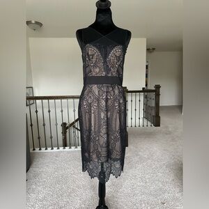 Vera Wang women Lace Mesh dress size 4